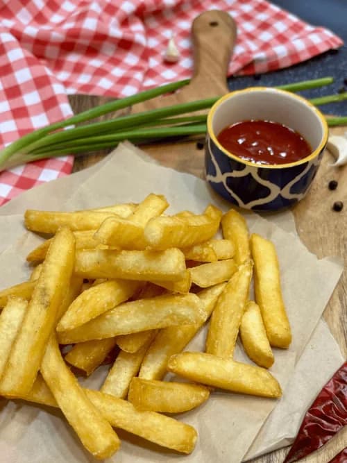 French Fries - The all-time classic french fries, with spicy chutney/ketchup.